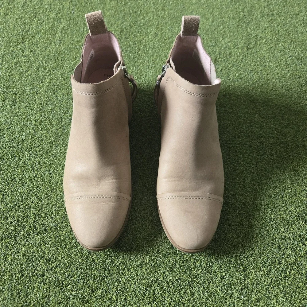 TOMS Women's Ankle Booties Color Taupe Side Zipper Size 8.5 - Picture 1 of 8